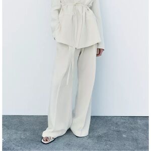 NWOT Zara Elegant White Pleated Wide Leg High Waisted Trousers